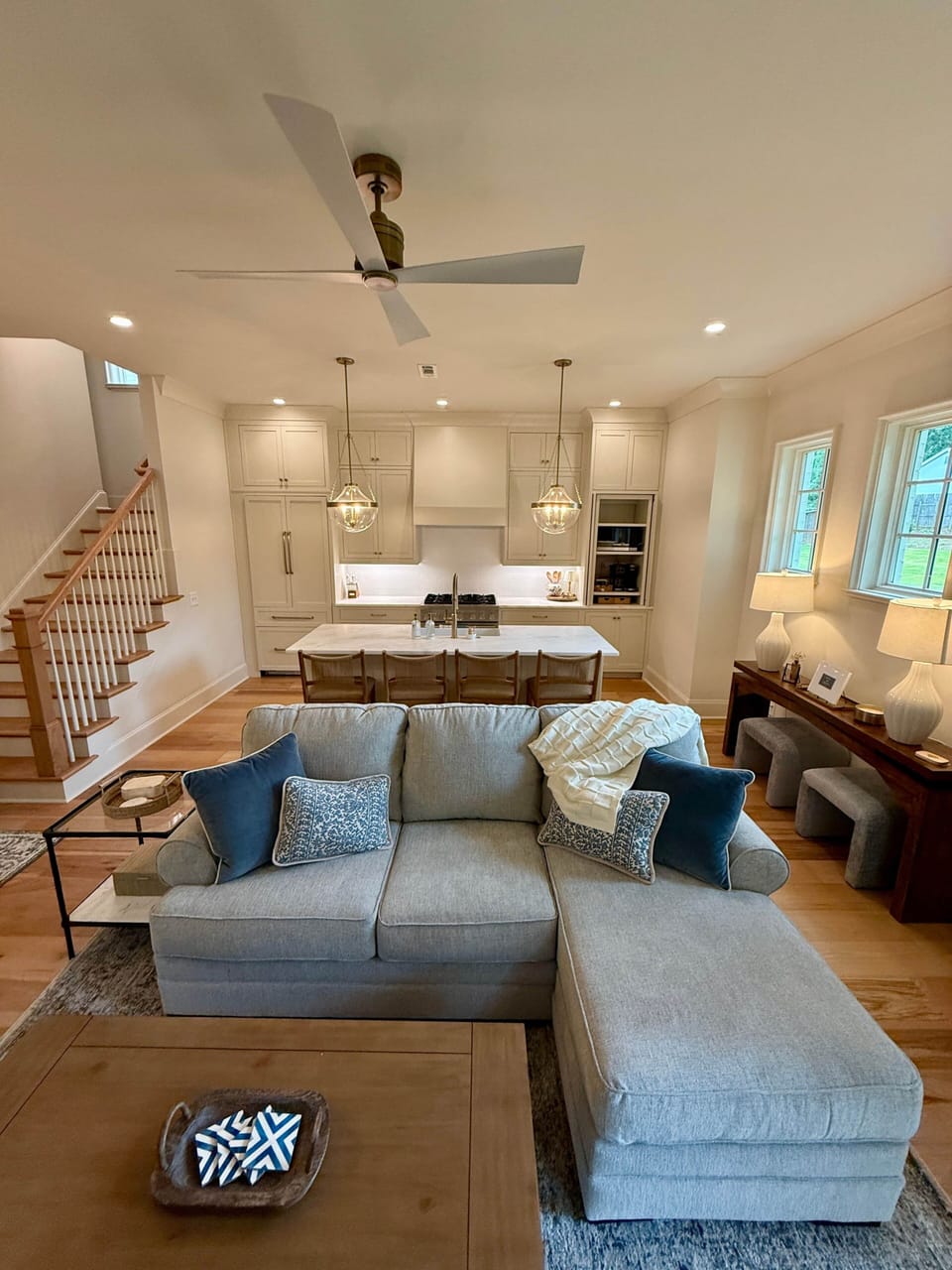 Queen Living Room