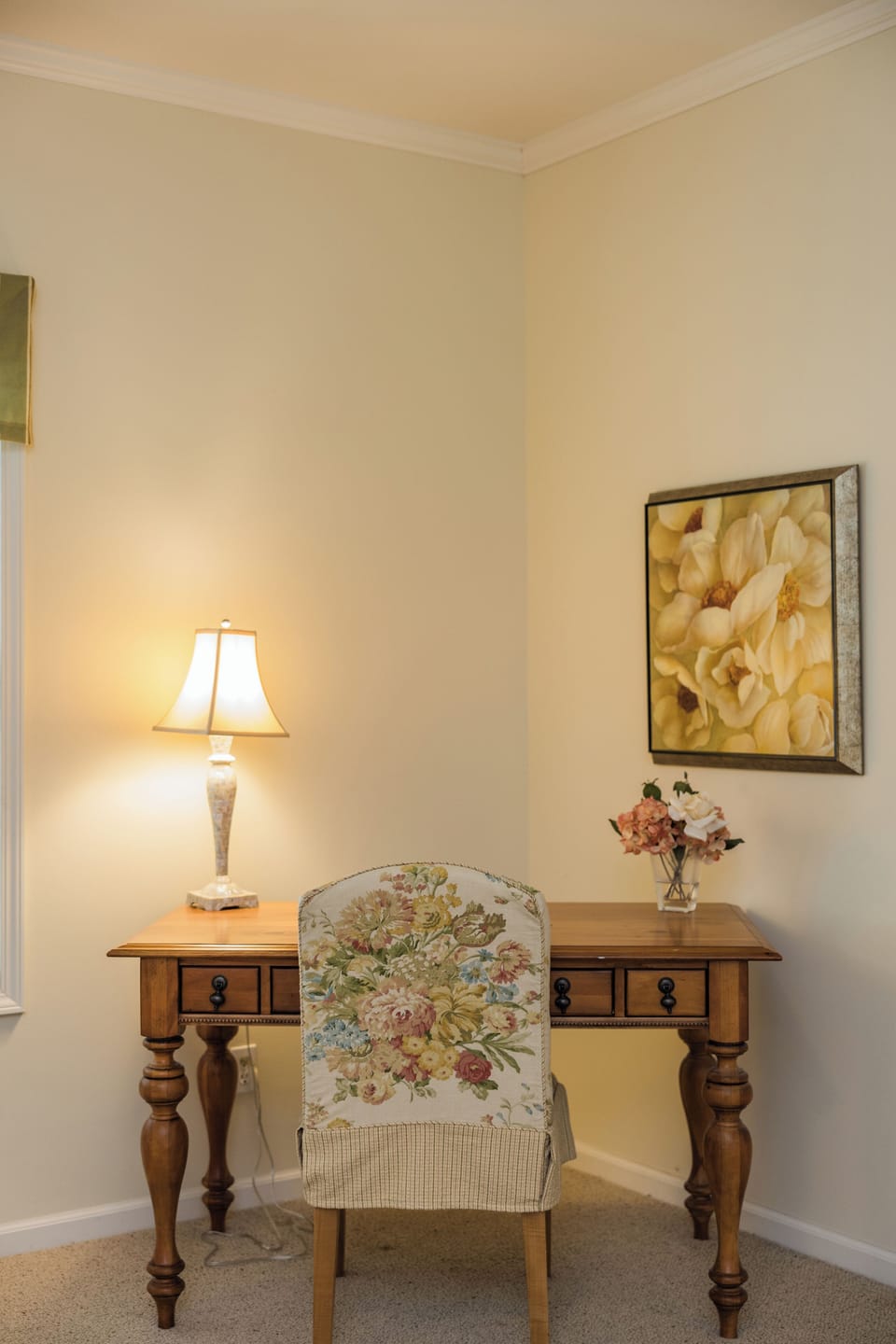 indoor, work space, desk master bedroom 