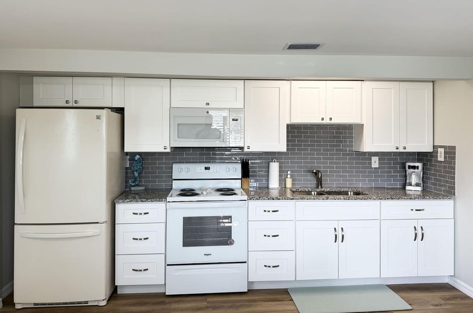 1BR Near Lemon Bay - Boat & Beach Getaway (8355)