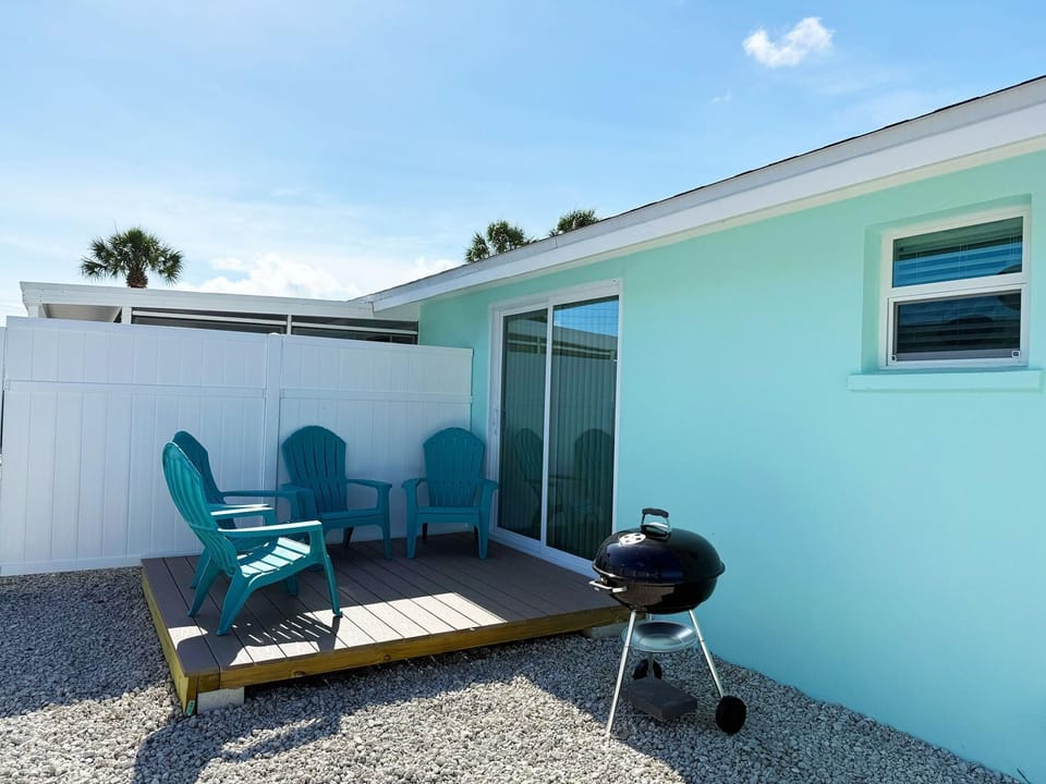 2BR Coastal Beach & Boating Escape (8367)