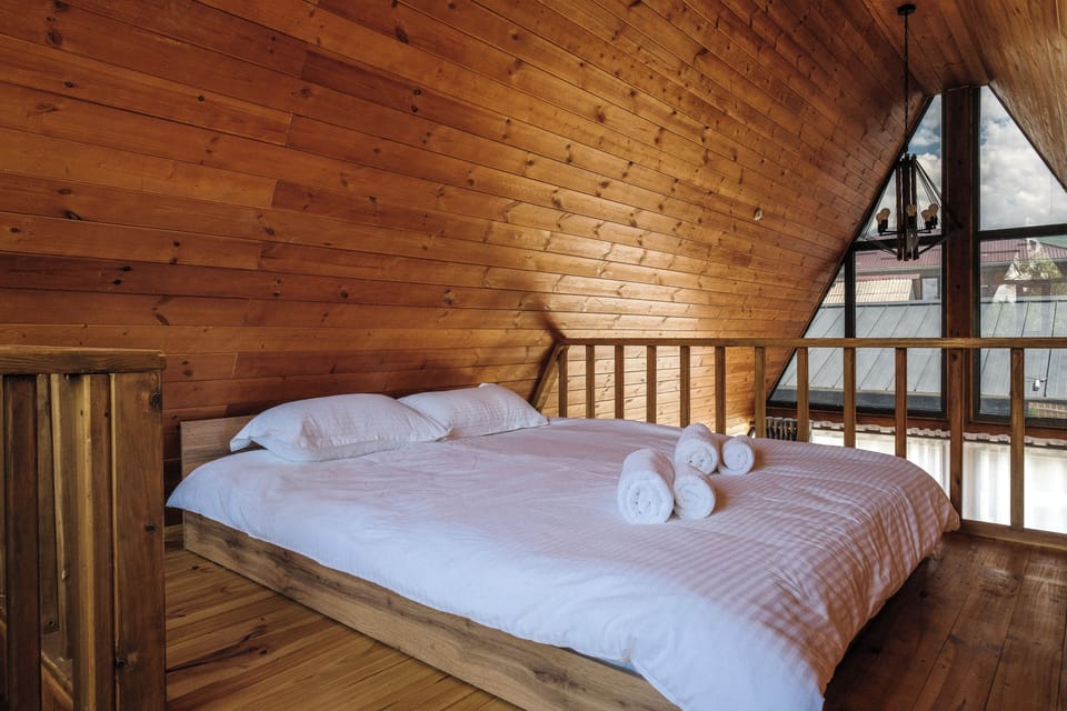 Family Chalet, Courtyard View | Desk, laptop workspace, soundproofing, WiFi (free)