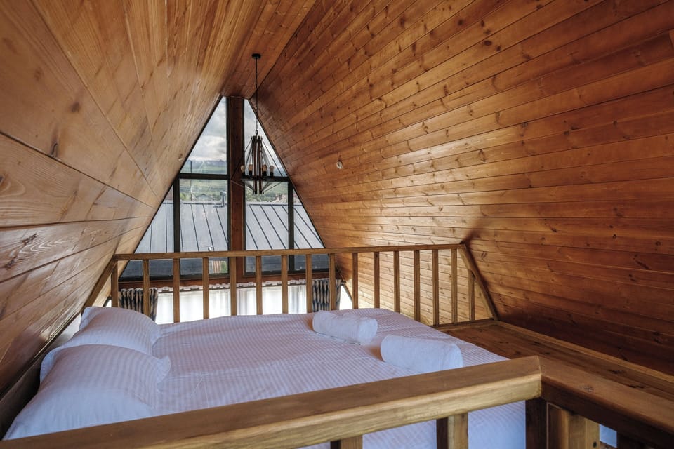 Family Chalet, Courtyard View | Desk, laptop workspace, soundproofing, WiFi (free)