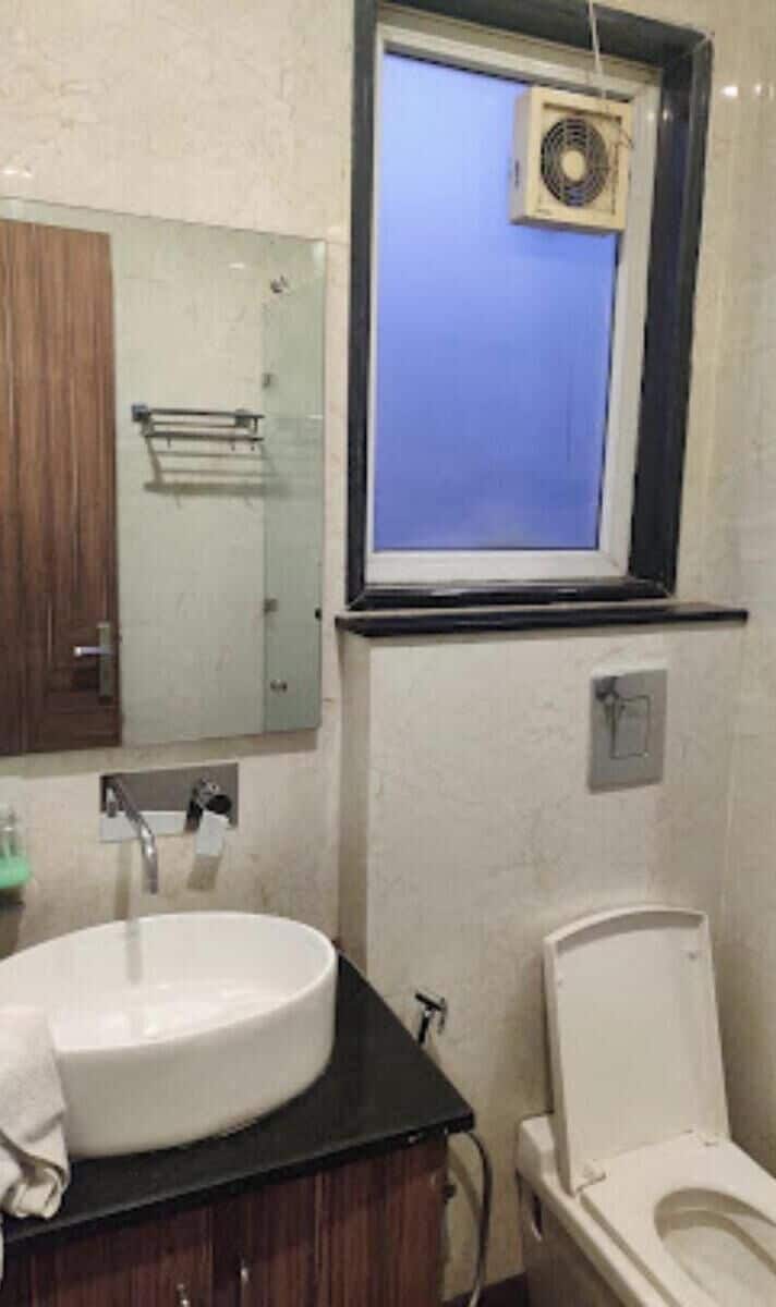 Deluxe Room | Bathroom