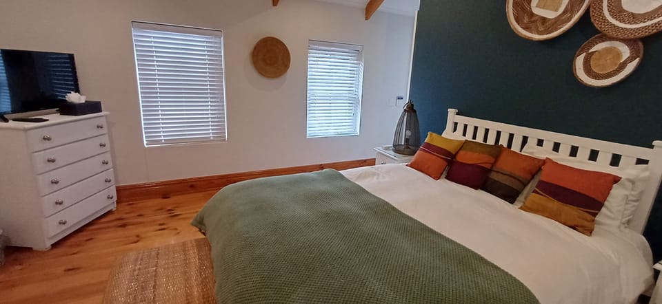 In-room safe, blackout drapes, iron/ironing board, WiFi (free)