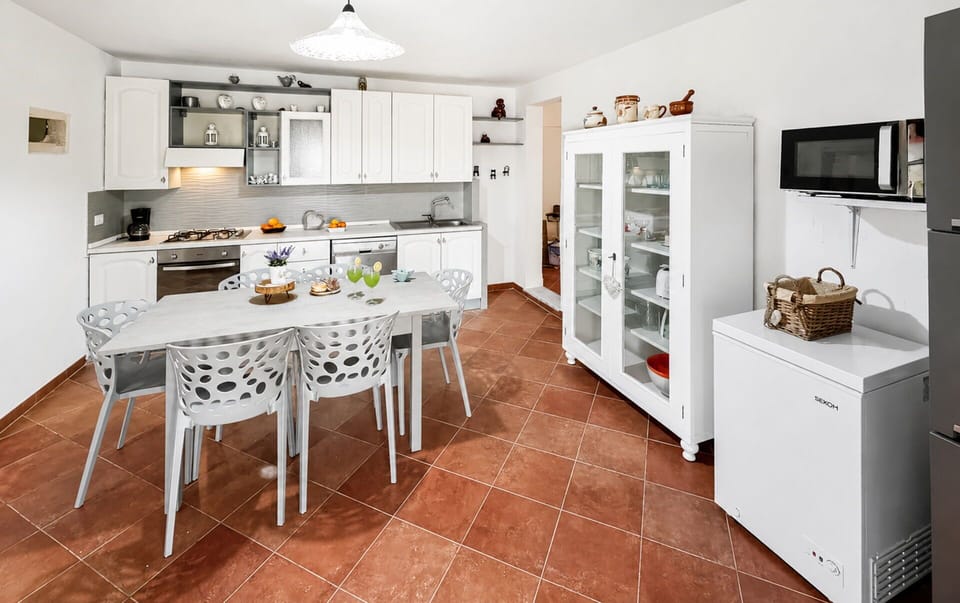 Autumn, Kitchen, Spring, Summer