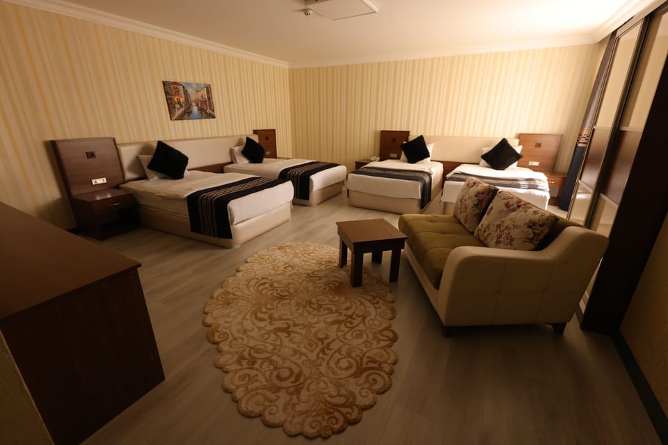 Suite | In-room safe, WiFi (free)
