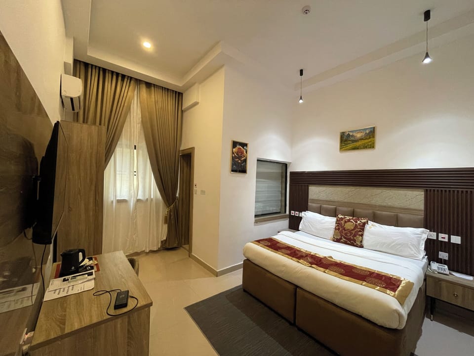 Deluxe Single Room, City View | Desk, laptop workspace, WiFi (free)
