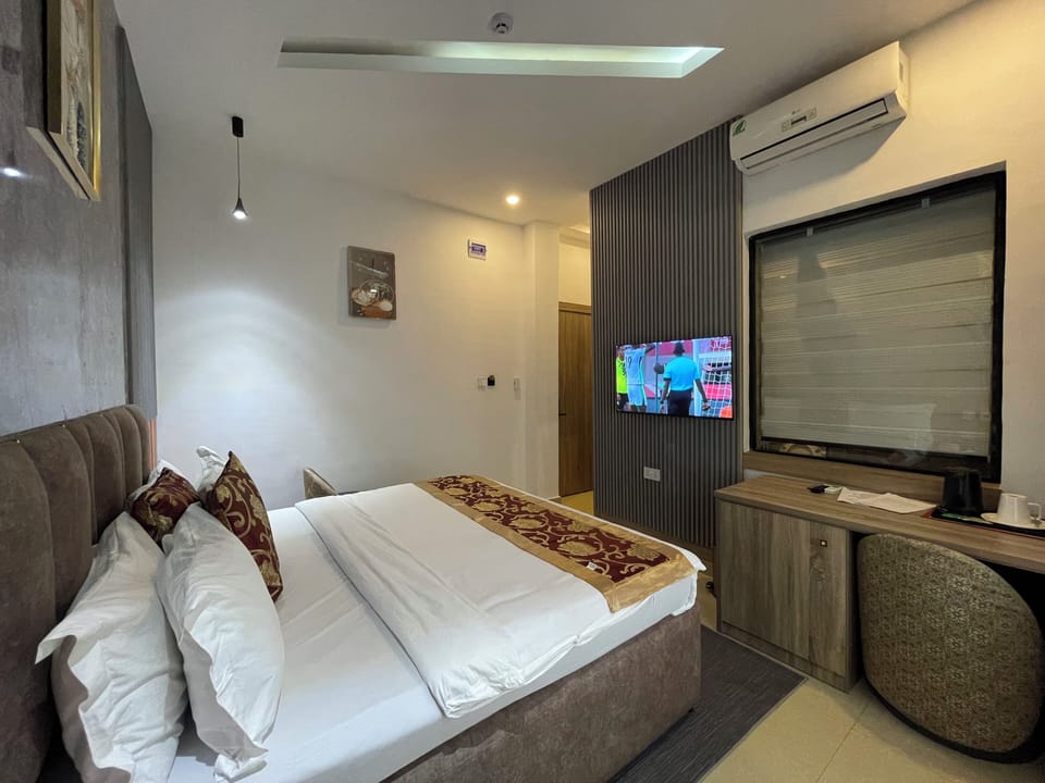 Deluxe Single Room, City View | Desk, laptop workspace, WiFi (free)