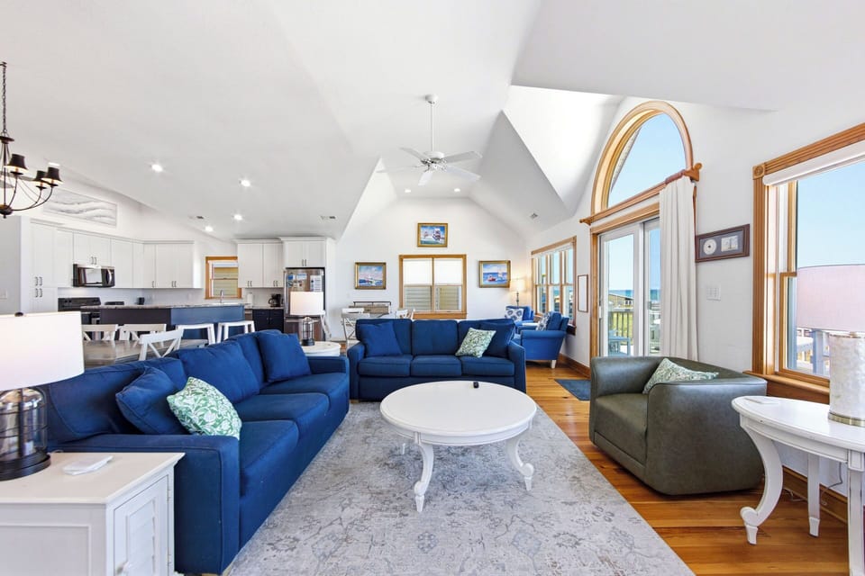 NH273: Whit's End | TL Living Area - Deck Access