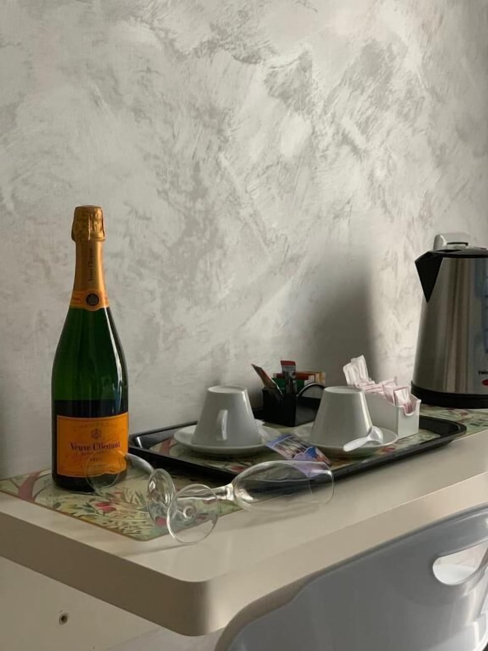 Double Room, Balcony, City View | Food and drink
