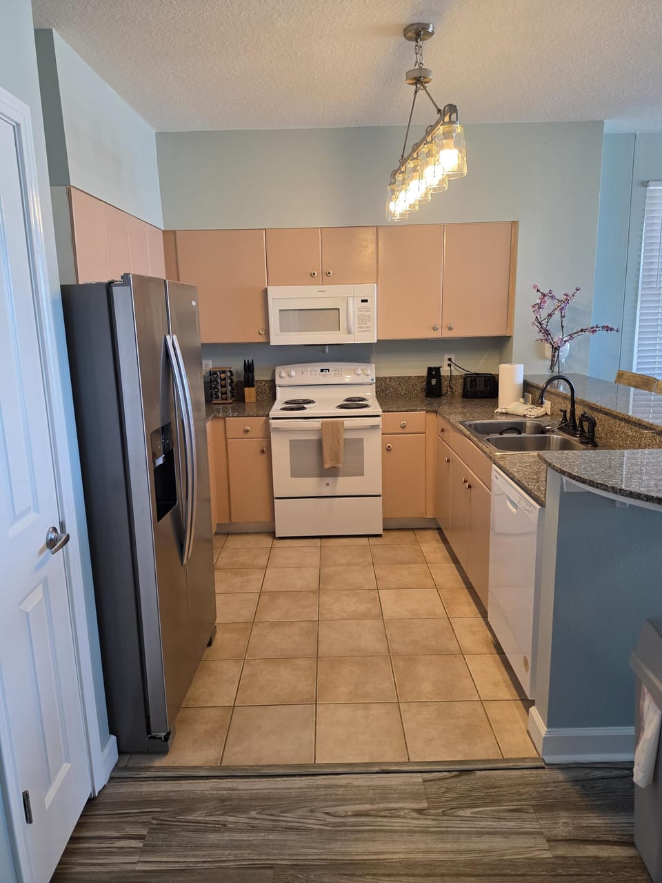 Fully Equipped Kitchen with Under-Cabinet Lighting