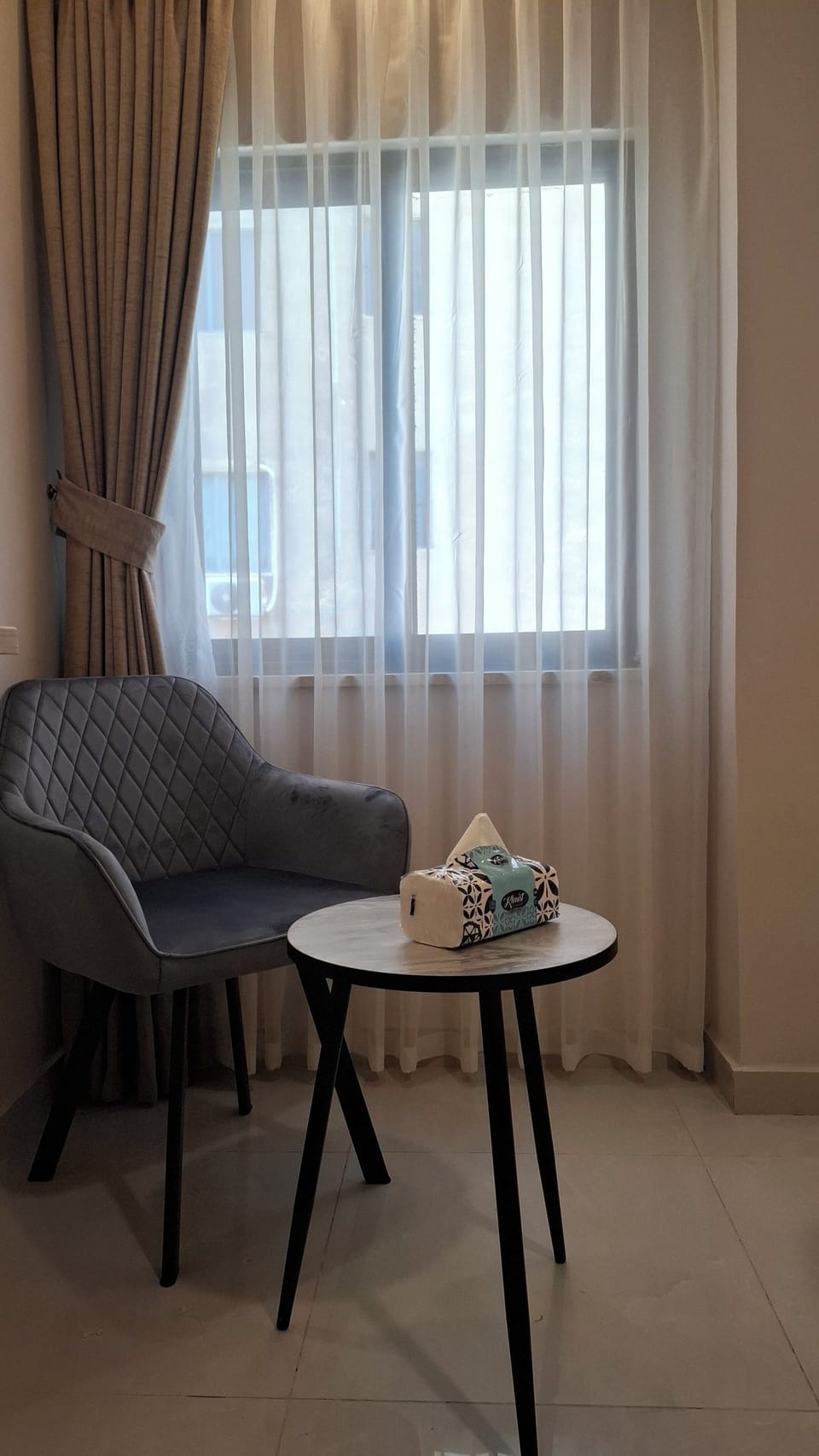 Comfort Twin Room, Garden View | Living area | Smart TV, fireplace