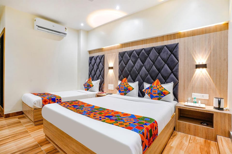Family Triple Room | Desk, laptop workspace, free WiFi