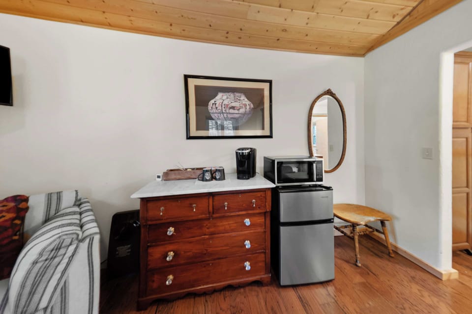 Studio, 1 Queen Bed, Mountain View (Moose Hollow) | Interior