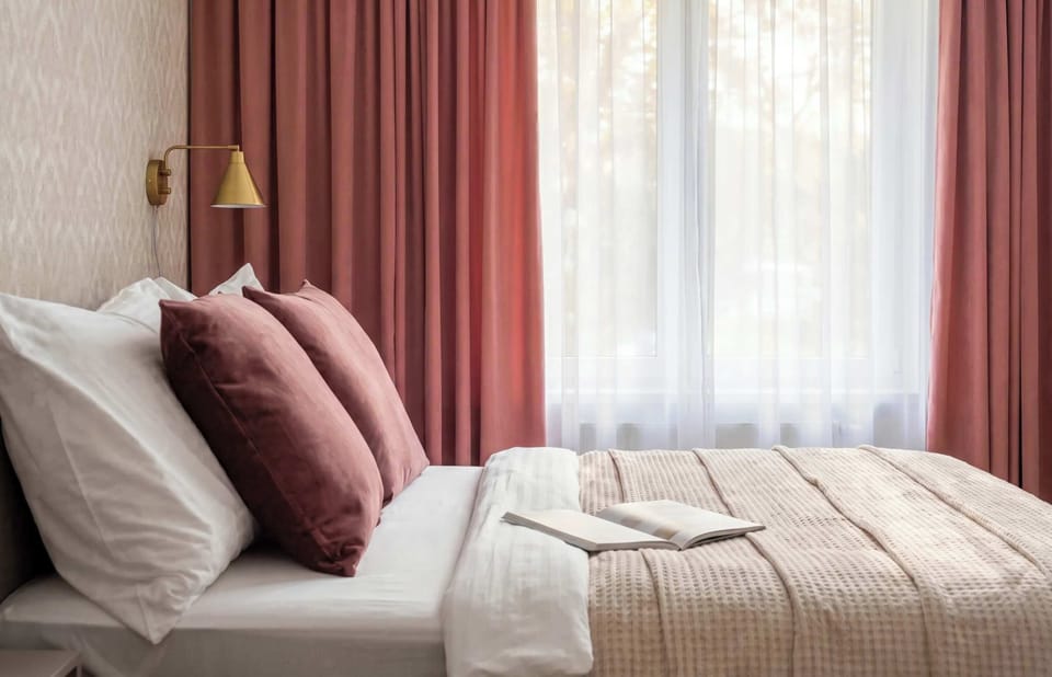 Detail of the comfortable queen size bed