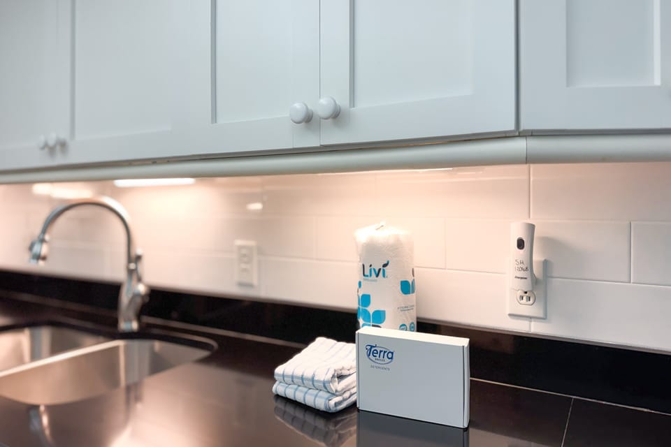 Kitchen amenities