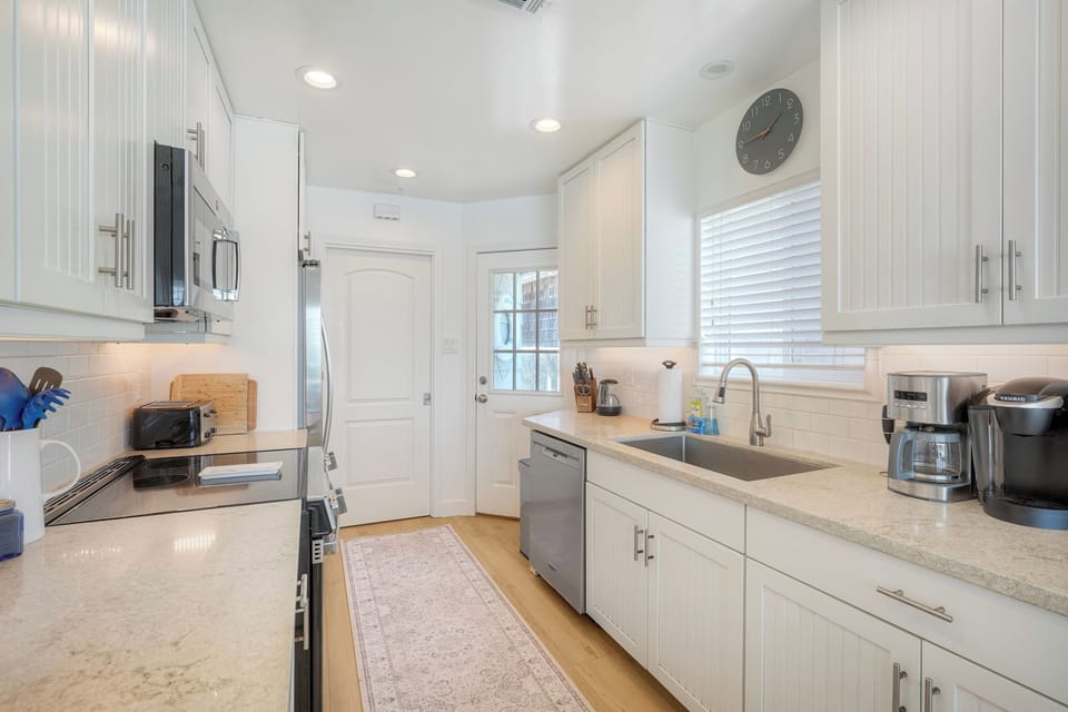 Fully equipped kitchen with coffee station