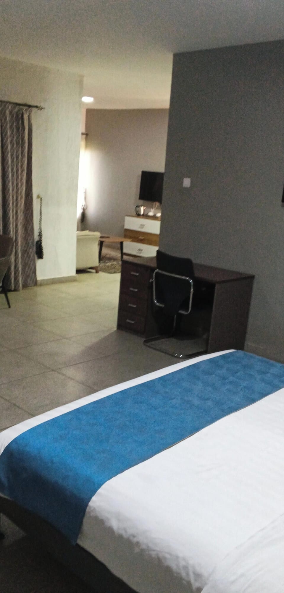 Junior Studio Suite, City View | Desk, laptop workspace, WiFi (free)