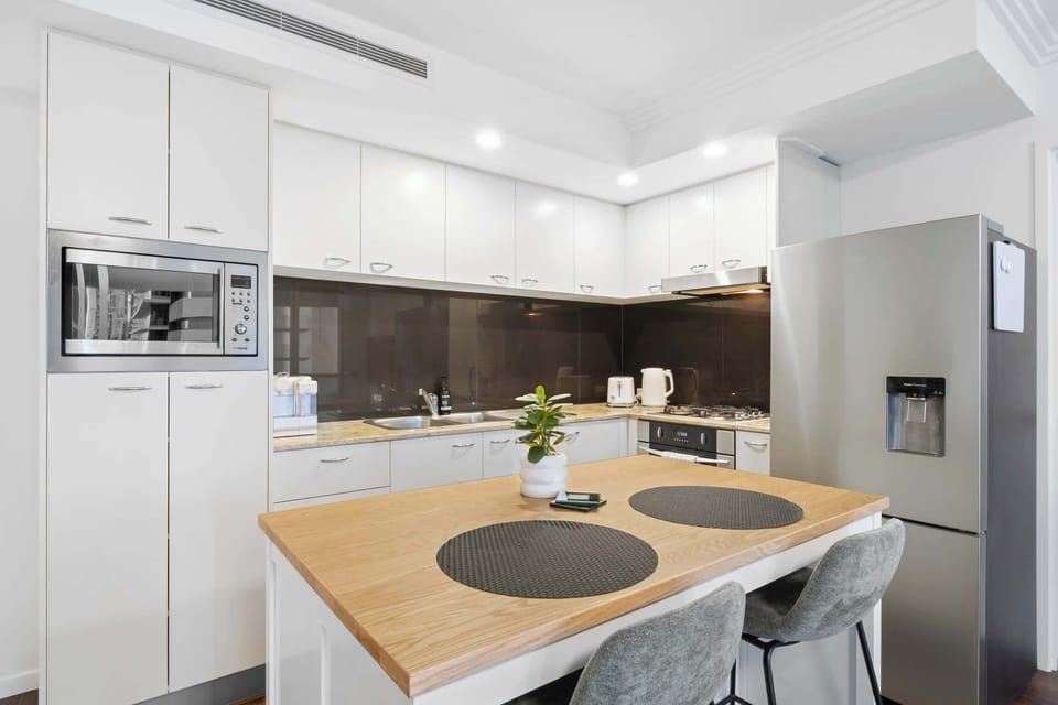 Breakfast bar seating..