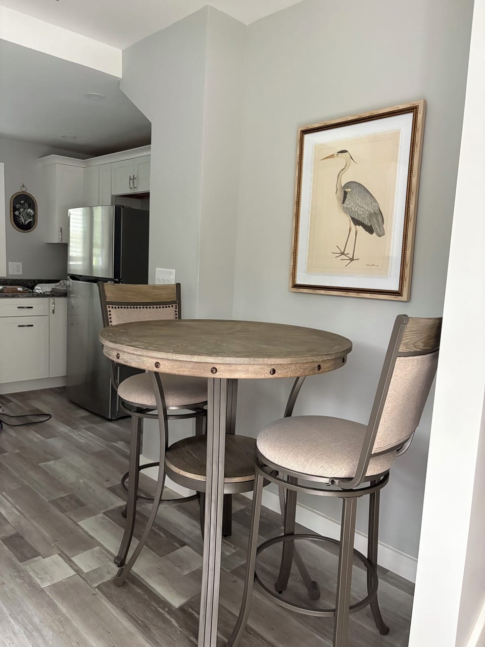 Additional stools available, table accommodates up to 4 