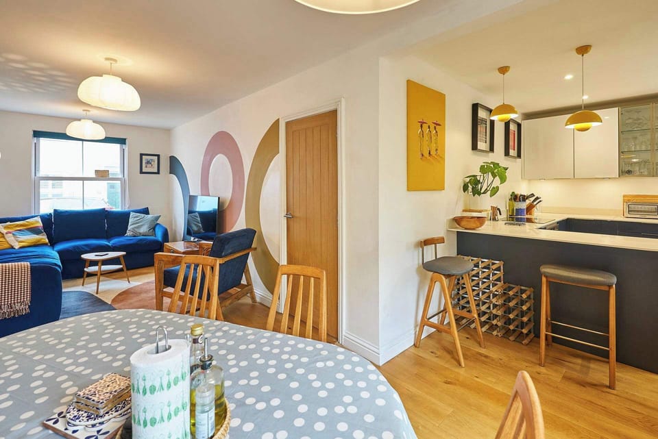 Yellow House, Brighton - Host & Stay