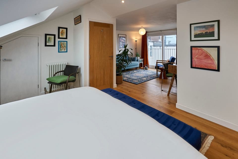Yellow House, Brighton - Host & Stay