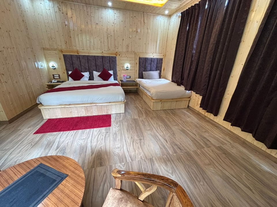 Family Room | WiFi (free)