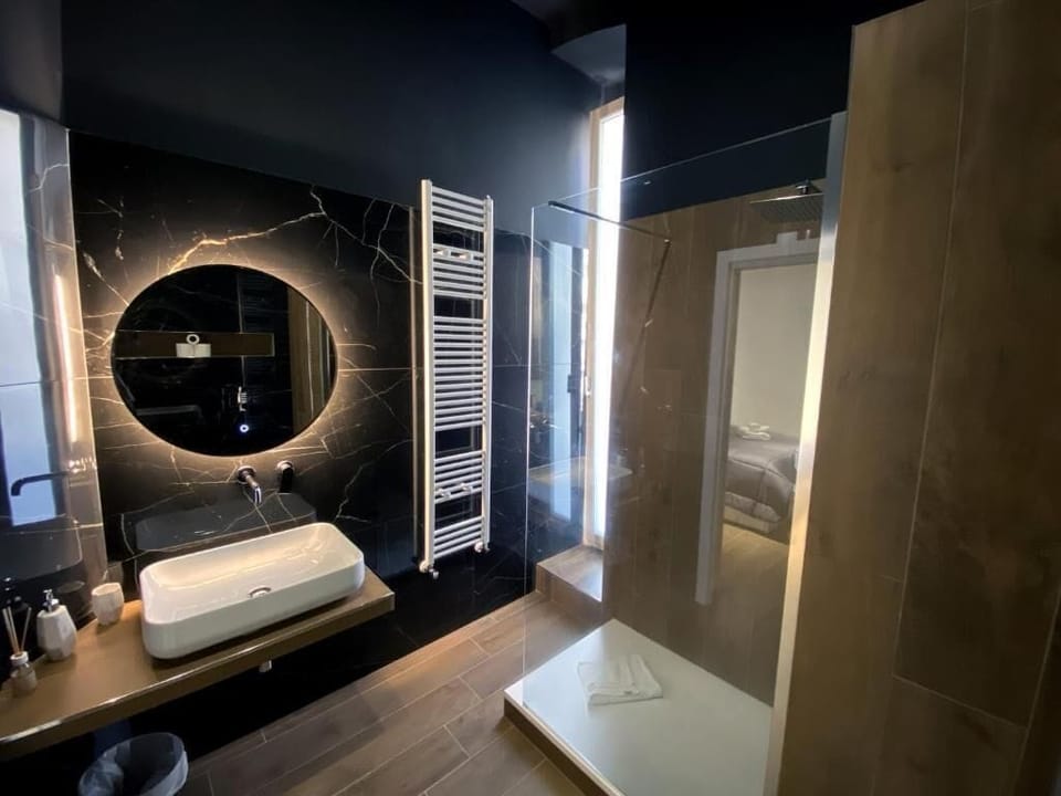 Double Room, Balcony | Bathroom