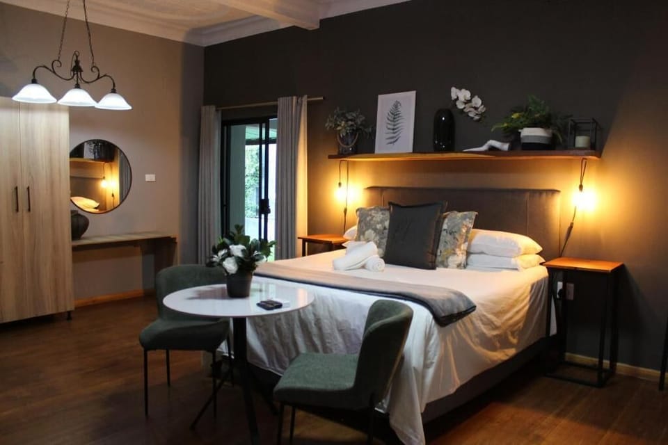 In-room safe, WiFi (free)