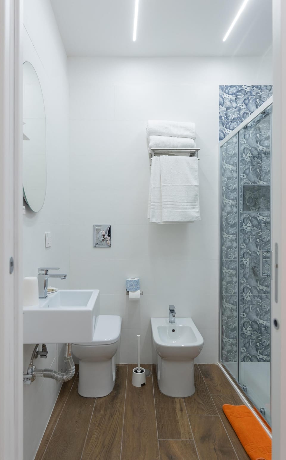 Deluxe Double Room, Balcony, City View | Bathroom
