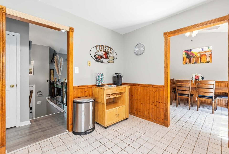 House | 5 bedrooms, high-speed internet