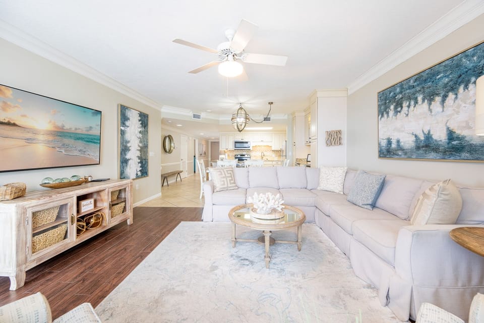 Condo, 3 Bedrooms | Living area