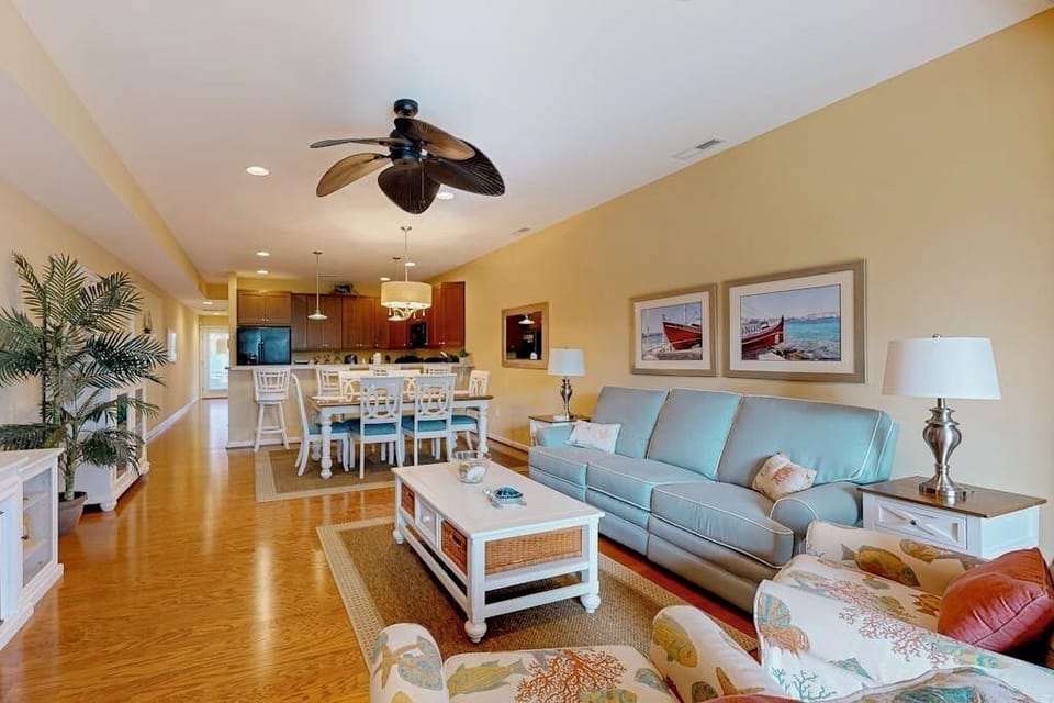 Spacious Family Gathering