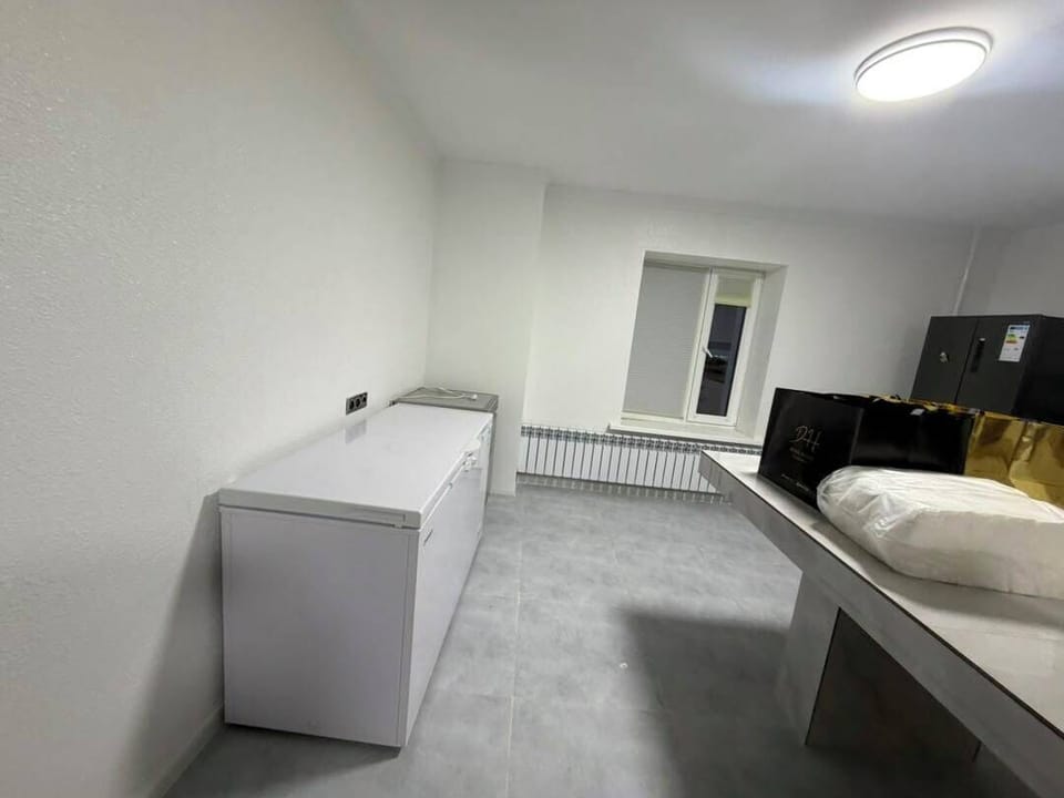 Laptop workspace, WiFi (free)