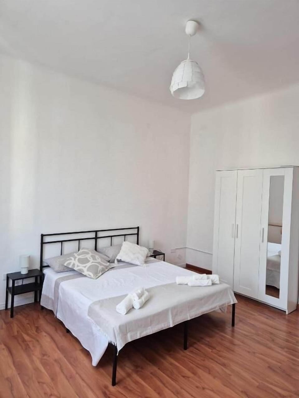 Apartment, 1 Bedroom | Iron/ironing board, rollaway beds (surcharge), WiFi (free), bed sheets