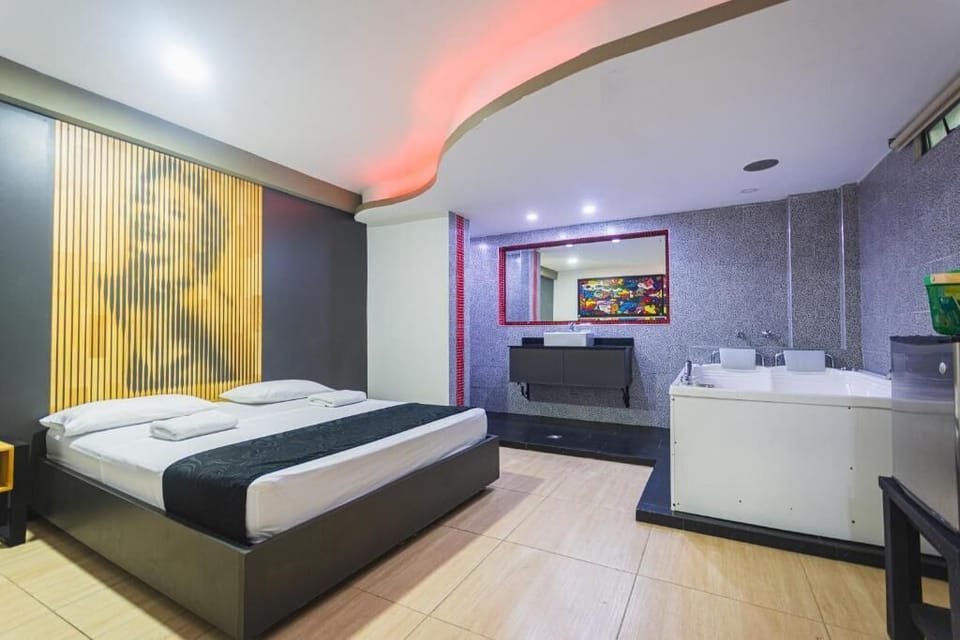Deluxe Double Room | Minibar, free WiFi, bed sheets