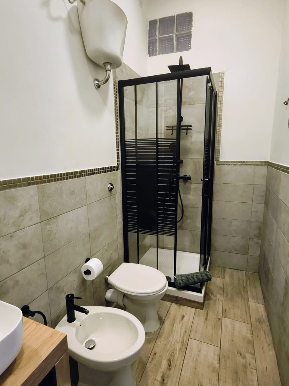 Bathroom | Hair dryer, towels, soap, shampoo