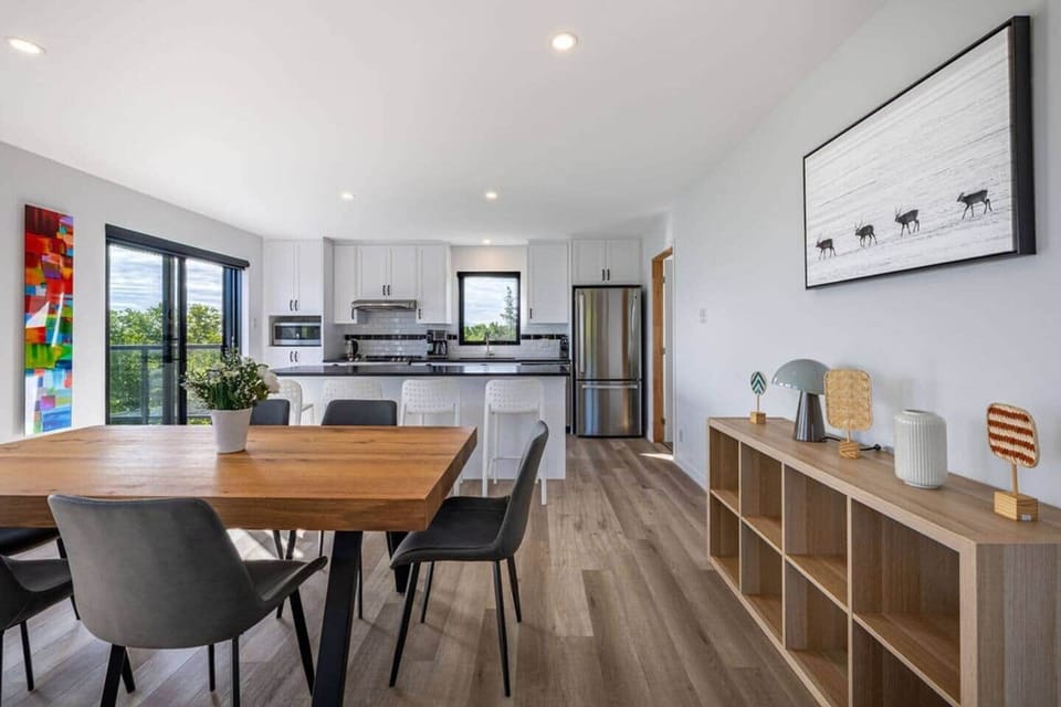 Dining room, kitchen