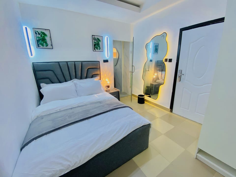 Deluxe Apartment | Iron/ironing board (on request), WiFi (free)