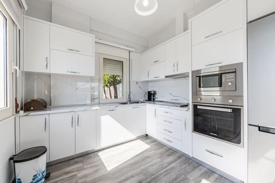 Fully-equipped kitchen