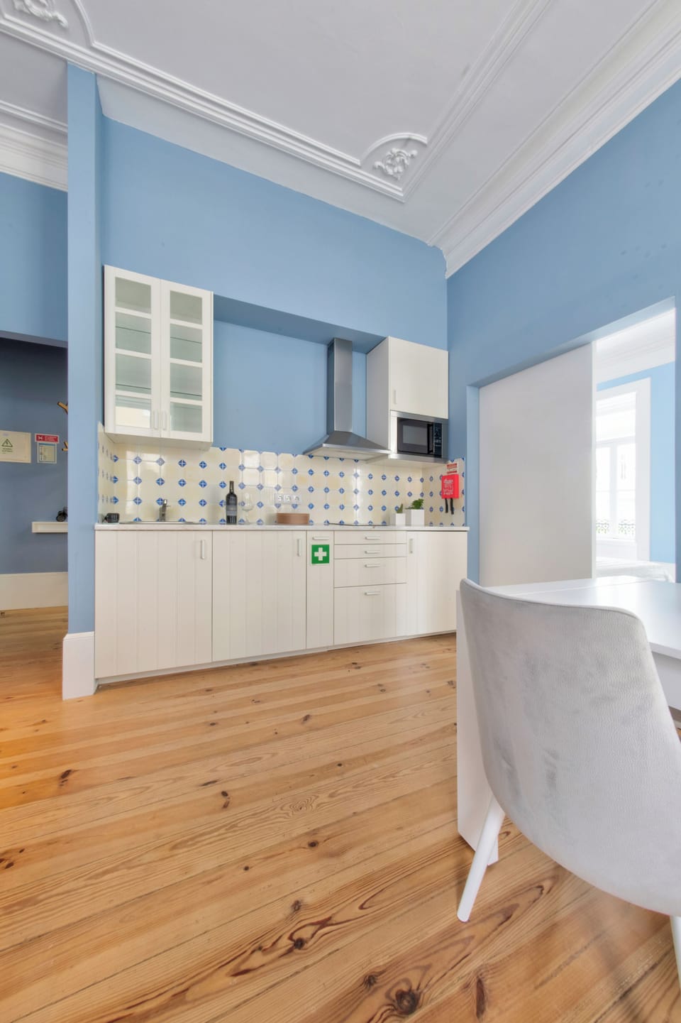 Family Apartment, City View | Private kitchen | Full-size fridge, microwave, stovetop, cookware/dishes/utensils