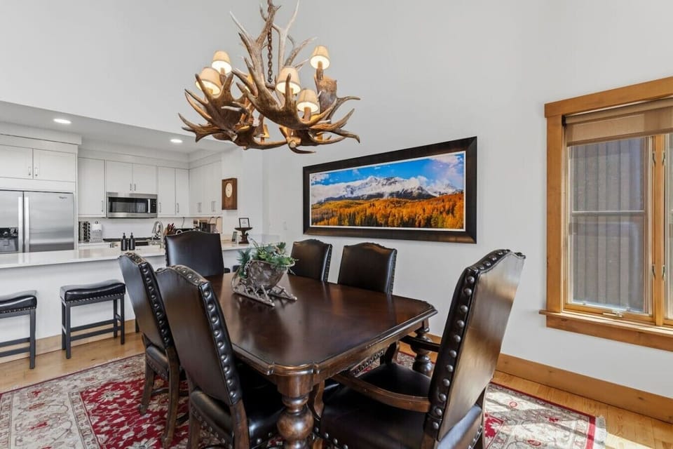 6 person dining table