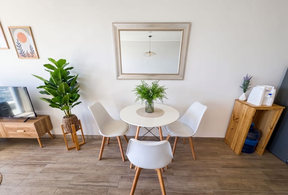 Studio | Dining