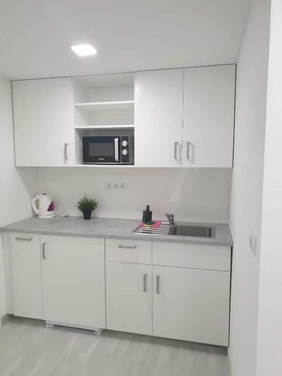 Fridge, microwave