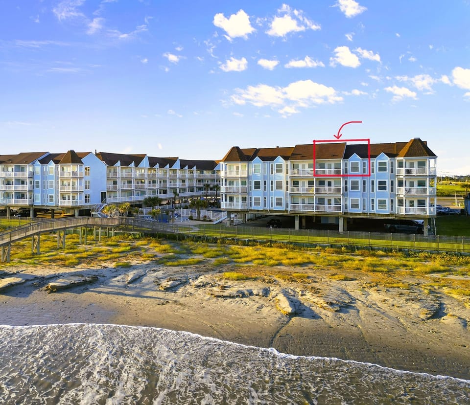 This condo is a front-facing unit in the complex. 