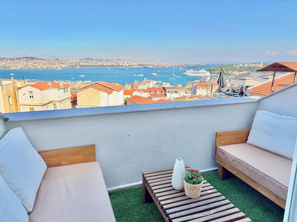 Apartment, Sea View | City view