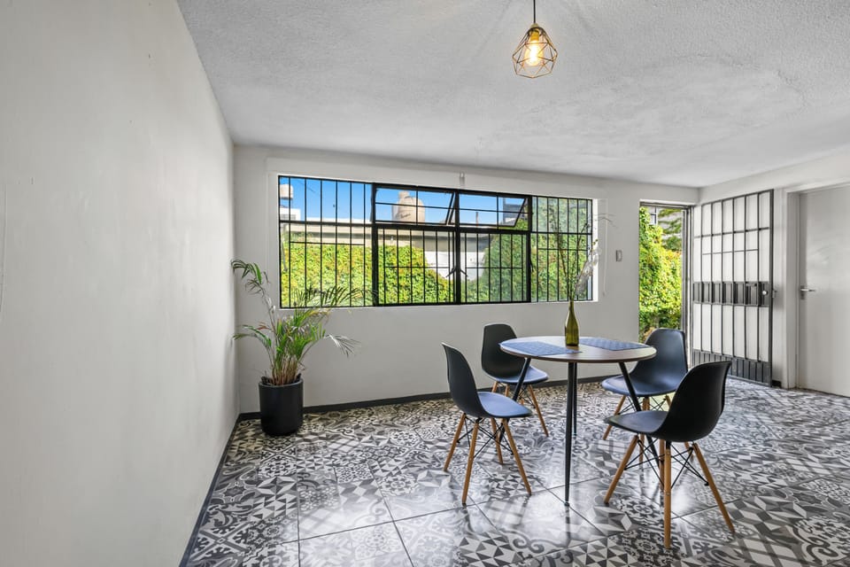 Comfort House | Dining