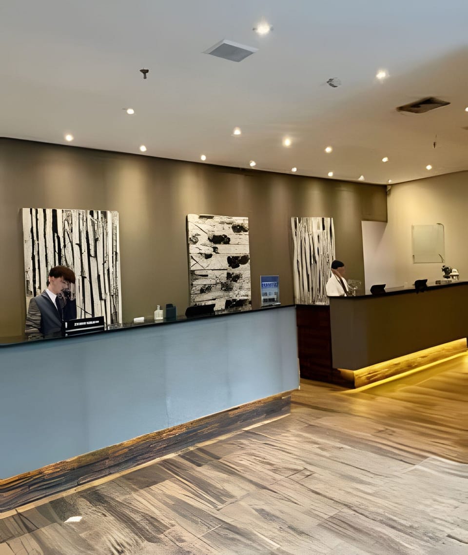 Basic Apartment | Lobby