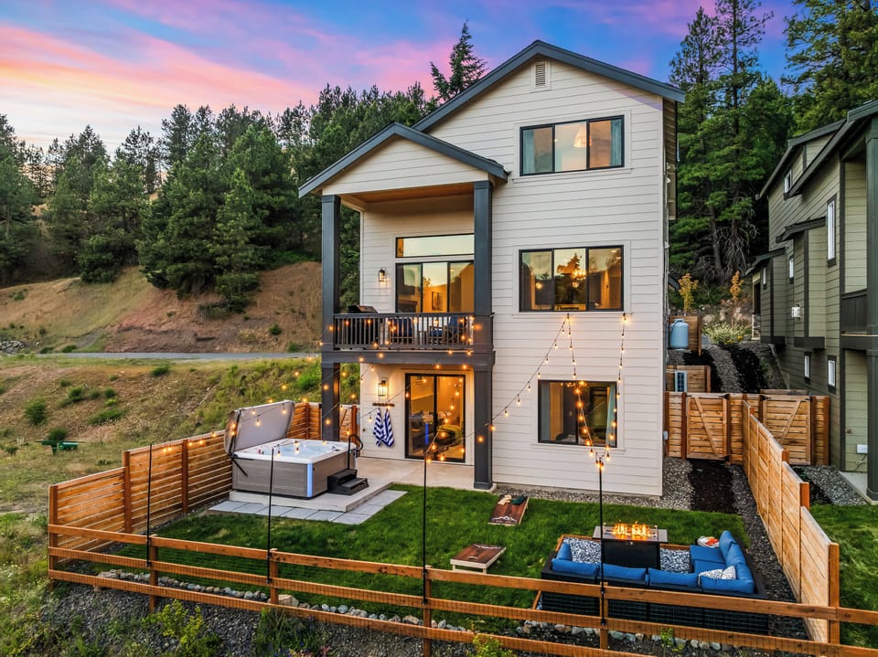 Where mountain adventures end and unforgettable evenings begin.