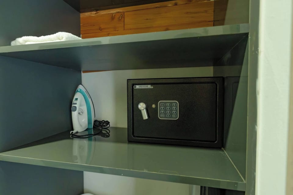 Apartment, 3 Bedrooms, Balcony | Interior